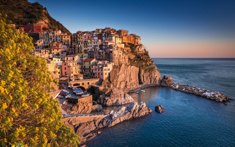 点击大图看下一张：意大利五渔村风景图片