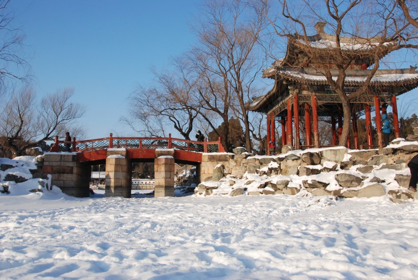 点击大图看下一张：北京颐和园雪景图片