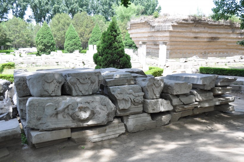 点击大图看下一张：北京圆明园遗址风景图片