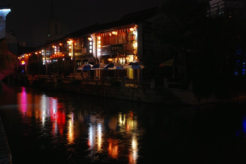 点击大图看下一张：浙江嘉兴月河夜景图片