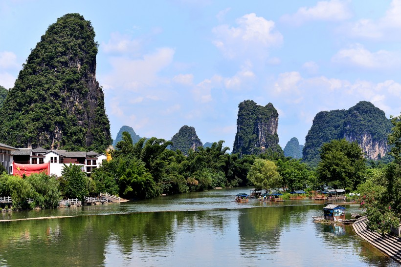 点击大图看下一张：广西桂林遇龙河风景图片