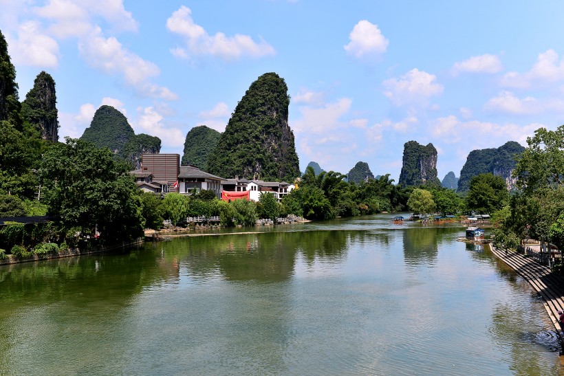 点击大图看下一张：广西桂林遇龙河风景图片