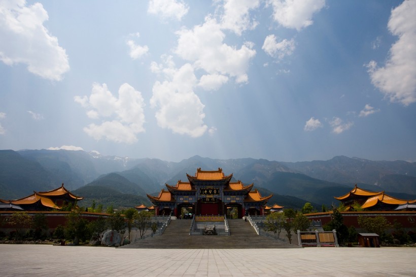 点击大图看下一张:云南大理三塔图片