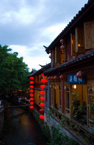 点击大图看下一张：云南丽江古城图片