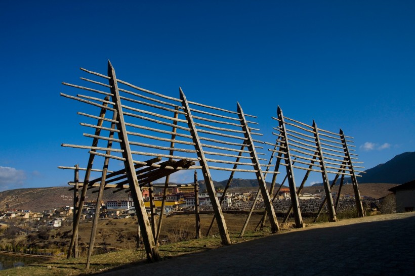 点击大图看下一张:云南香格里拉图片