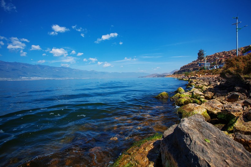 点击大图看下一张：云南大理洱海风景图片