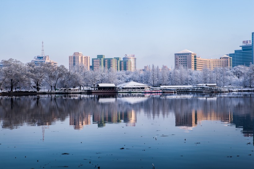 点击大图看下一张：北京玉渊潭雪景图片