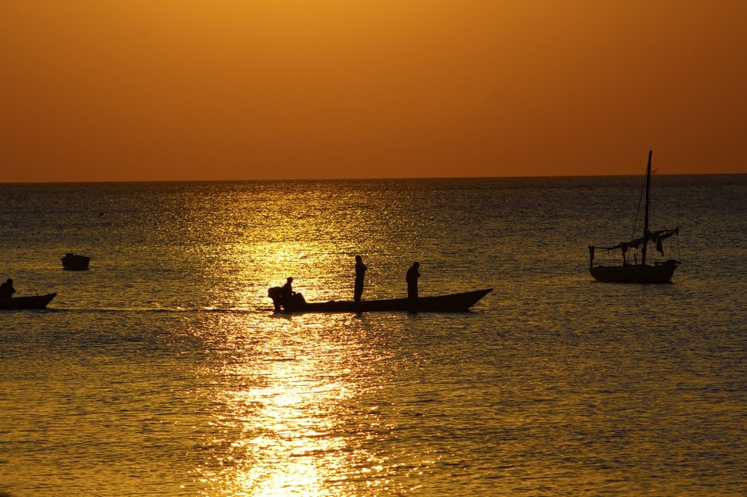 点击大图看下一张：非洲桑给巴尔海边风景图片