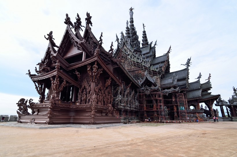 点击大图看下一张：泰国芭堤雅真理寺图片