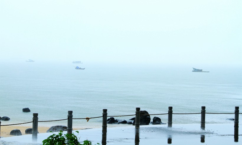 点击大图看下一张：广东湛江中澳友谊花园风景图片