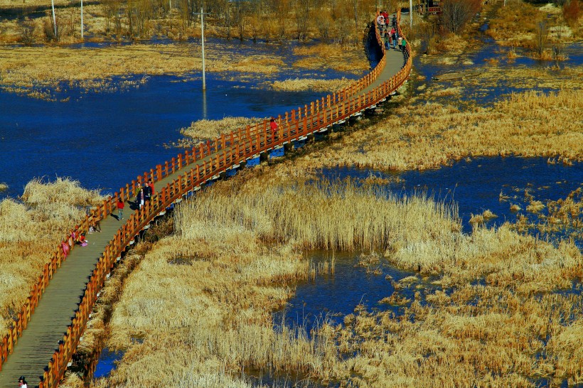 点击大图看下一张：云南泸沽湖走婚桥风景图片