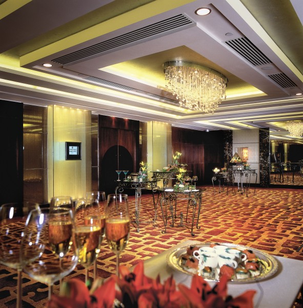 点击大图看下一张：北京香格里拉饭店宴会厅图片