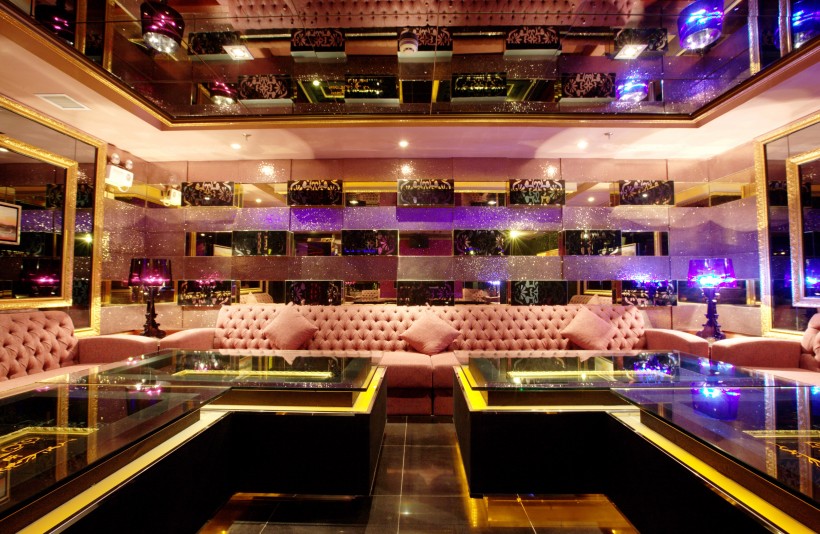 点击大图看下一张：北京明日五洲酒店俱乐部装潢图片