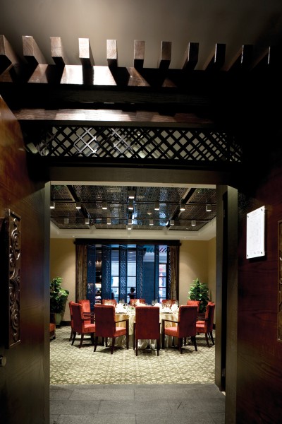 点击大图看下一张：彩云天云南餐厅-室内装潢图片