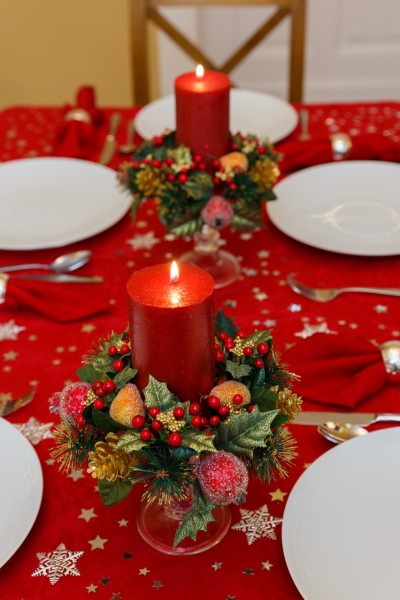 点击大图看下一张：圣诞节餐桌装饰图片