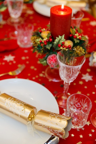 点击大图看下一张：圣诞节餐桌装饰图片