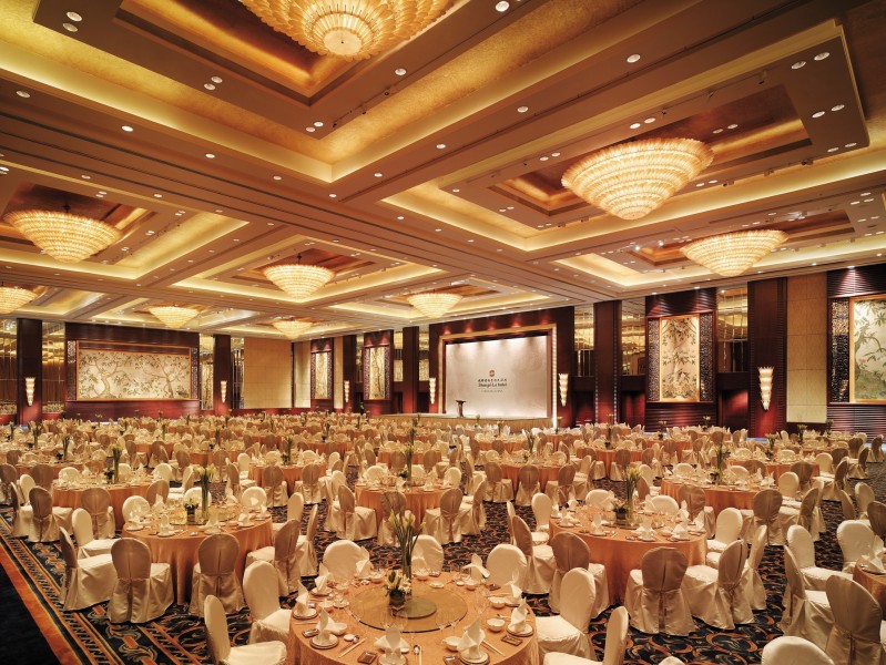 点击大图看下一张：成都香格里拉大酒店宴会厅图片