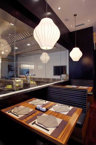 点击大图看下一张：窗居酒屋-日式风格餐厅装潢图片
