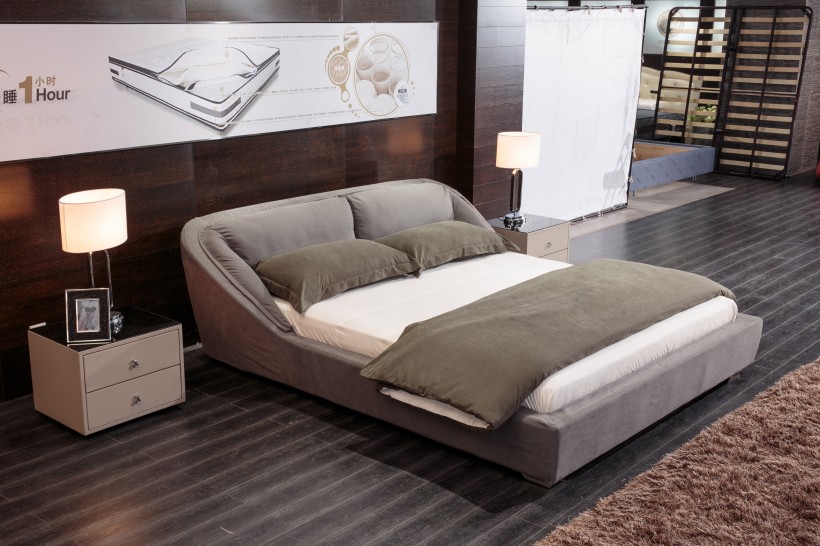 点击大图看下一张：柔软舒适的大床图片