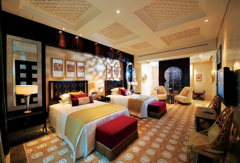 点击大图看下一张：迪拜莱佛士酒店装潢图片