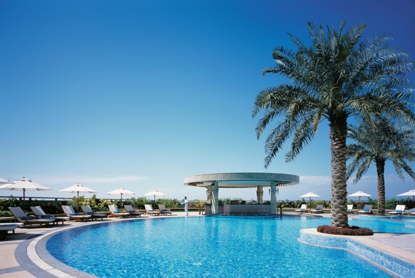 点击大图看下一张：迪拜香格里拉大酒店休闲泳池图片
