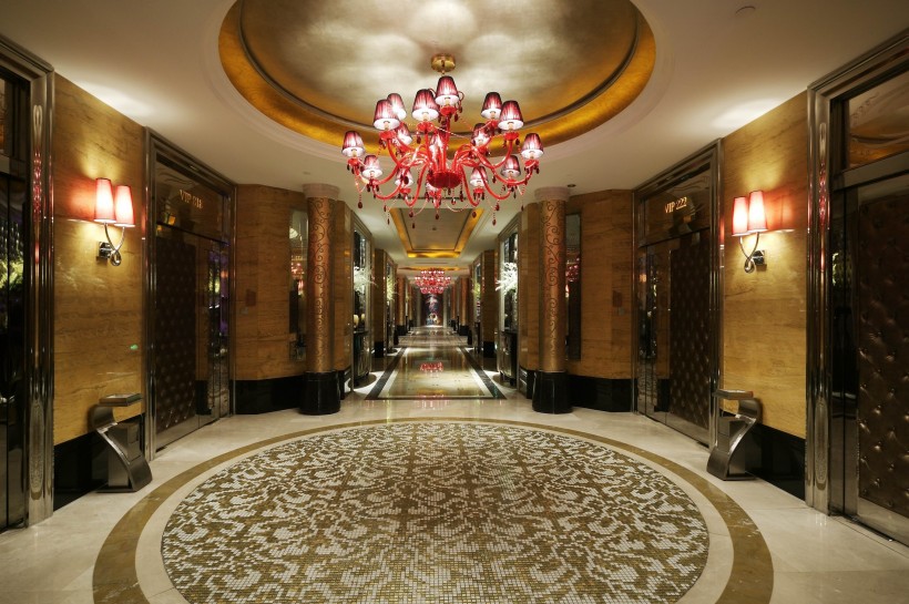 点击大图看下一张：凤凰城酒店装修设计图片