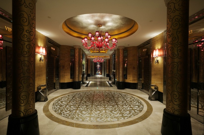 点击大图看下一张：凤凰城酒店装修设计图片