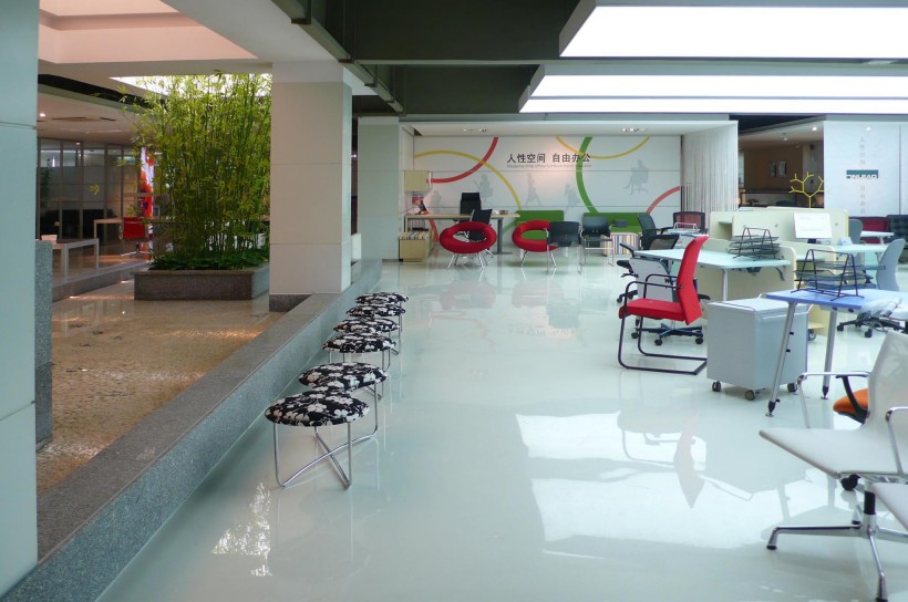 点击大图看下一张：广州欧林家具公司室内设计图片