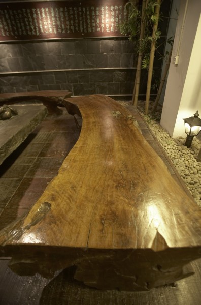 点击大图看下一张：广州石磨坊艺术展厅图片