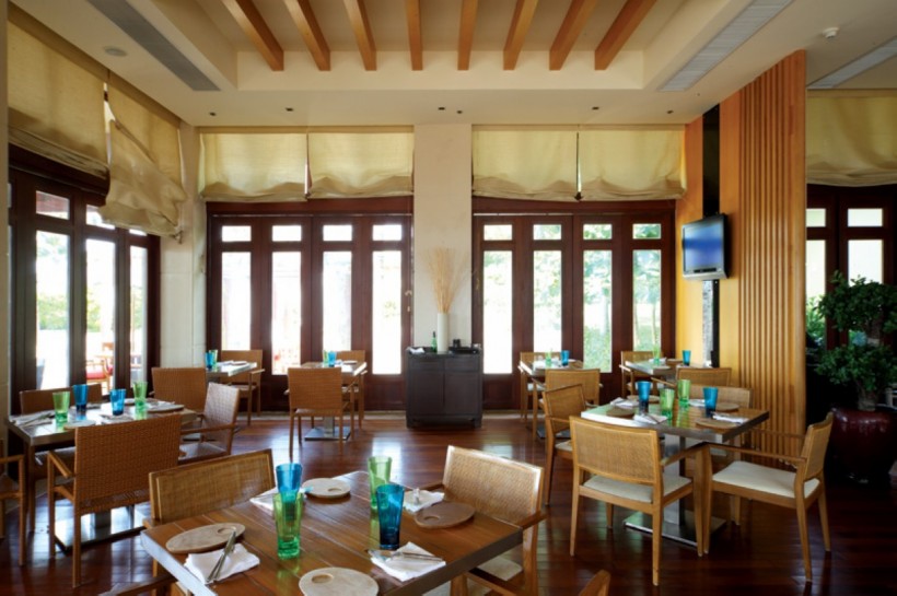 点击大图看下一张：海边-东南亚风格餐厅设计图片