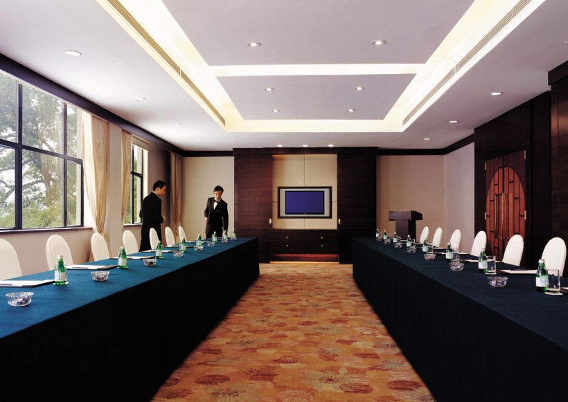点击大图看下一张：杭州香格里拉饭店会议厅图片