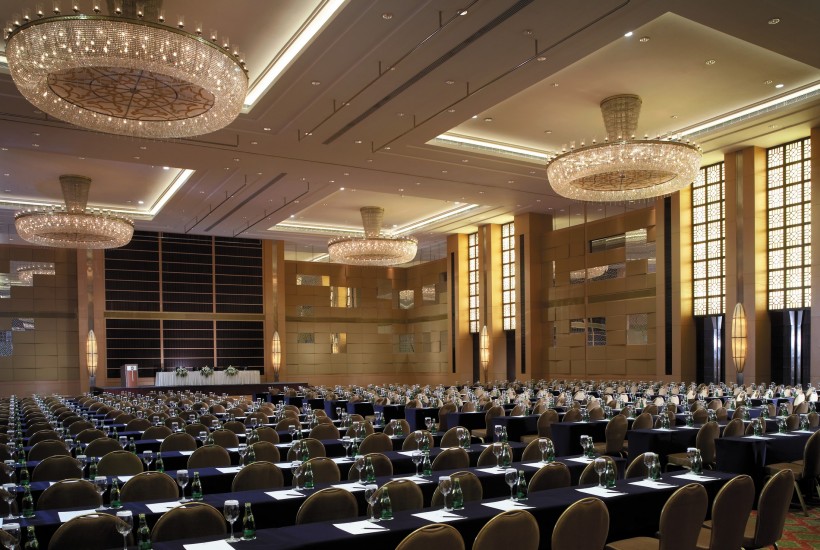 点击大图看下一张：呼和浩特香格里拉大酒店会议厅图片
