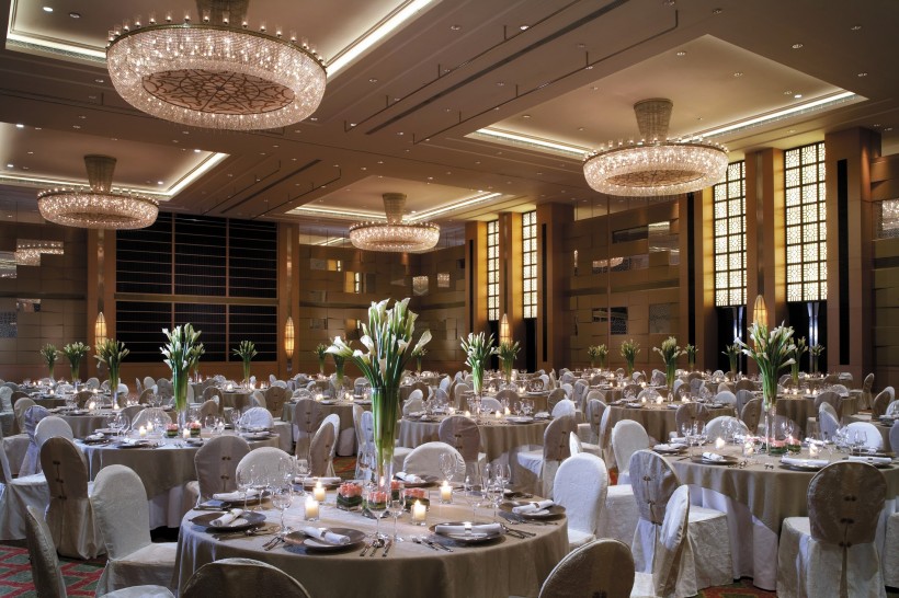 点击大图看下一张：呼和浩特香格里拉大酒店宴会厅图片