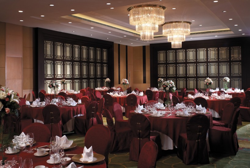 点击大图看下一张：呼和浩特香格里拉大酒店宴会厅图片