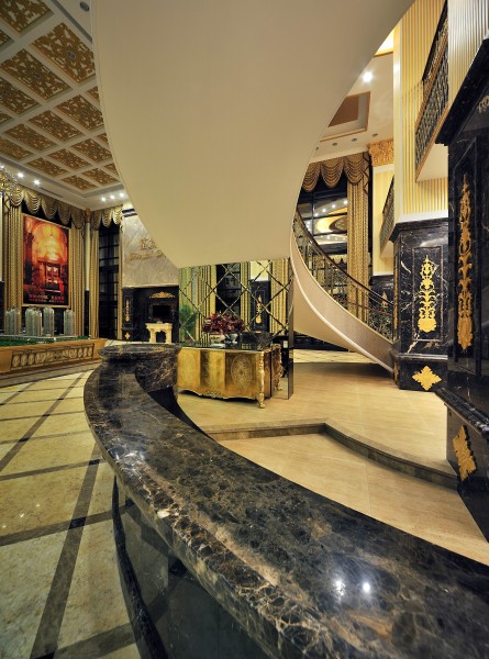 点击大图看下一张：江滨河畔的富贵世家装潢图片