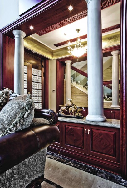 点击大图看下一张:经典欧式风格室内设计图片