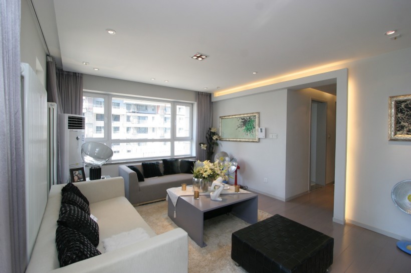 点击大图看下一张：客厅图片