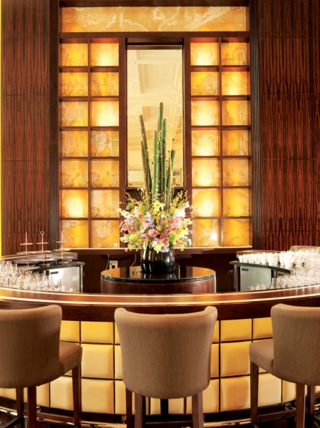点击大图看下一张：莱佛士沙龙现代风格餐厅设计图片