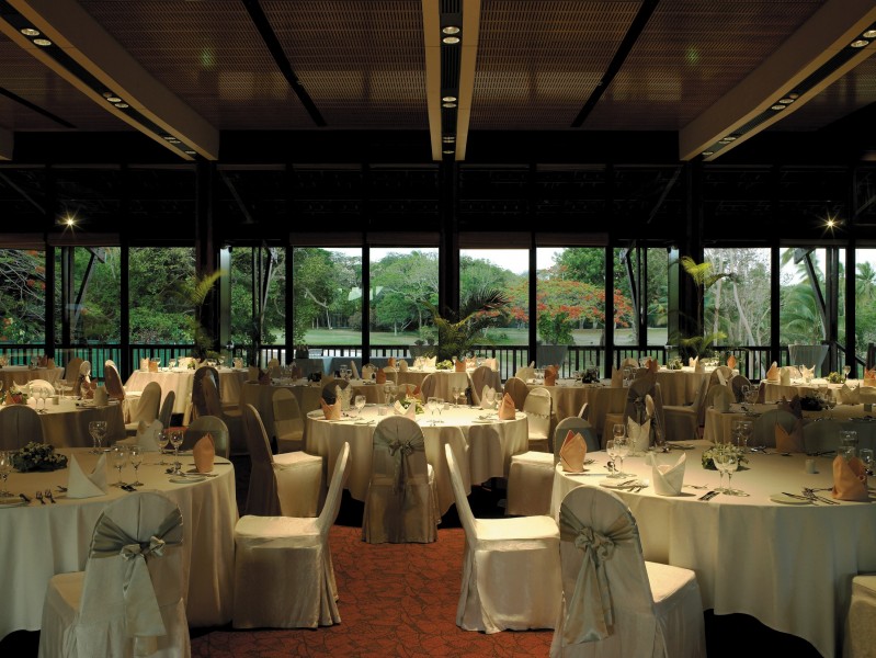 点击大图看下一张：香格里拉斐济度假酒店宴会厅图片