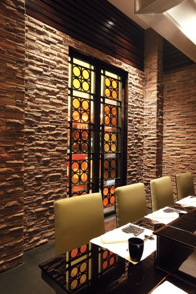 点击大图看下一张：日本秋叶餐厅装潢设计图片