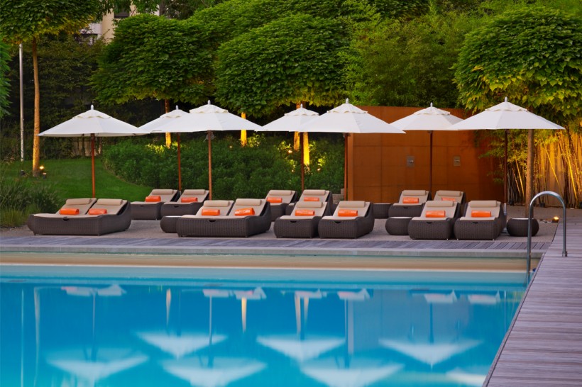 点击大图看下一张：日内瓦洲际酒店-游泳池及花园图片