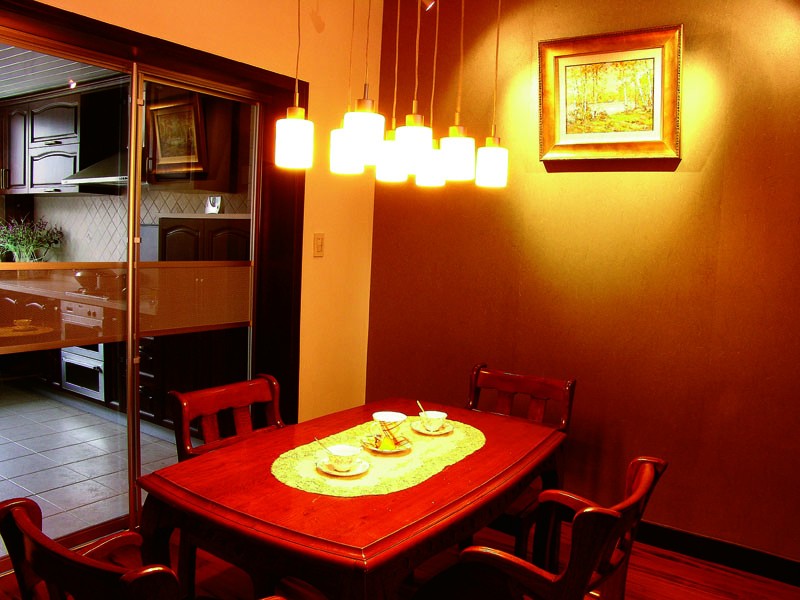 点击大图看下一张：三江花园住宅室内装饰图片