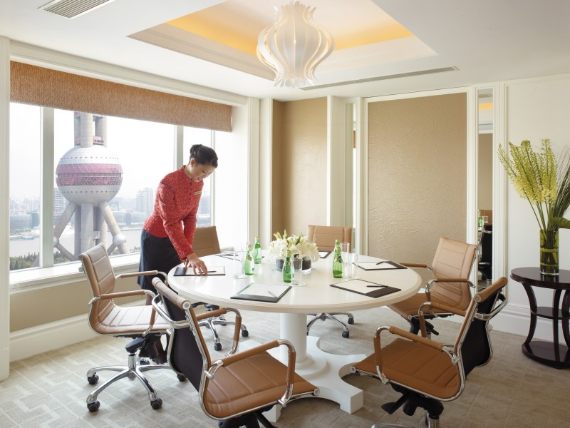 点击大图看下一张：上海浦东香格里拉饭店会议室图片
