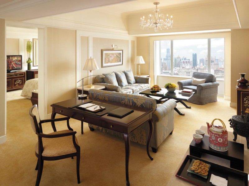 点击大图看下一张:上海浦东香格里拉饭店客房图片