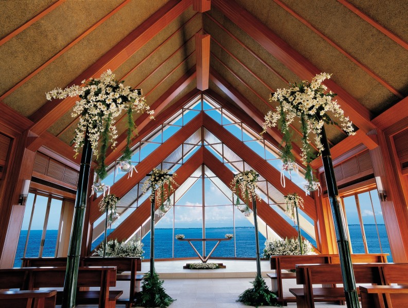 点击大图看下一张：香格里拉麦丹岛度假酒店宴会厅图片