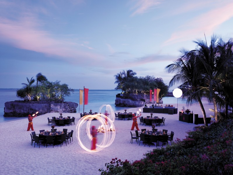 点击大图看下一张：香格里拉麦丹岛度假酒店宴会厅图片