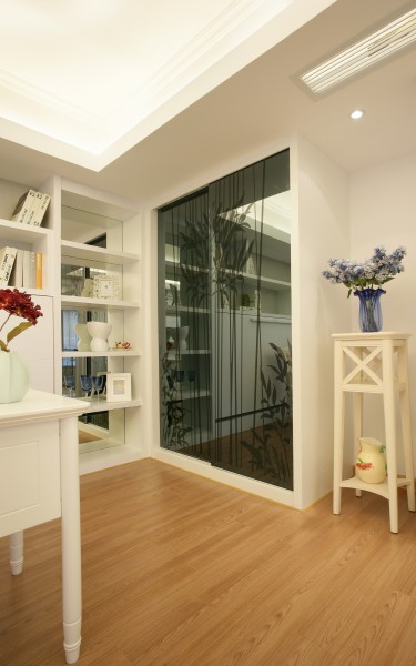 点击大图看下一张:汕头丽景星光华庭样板房室内设计图片