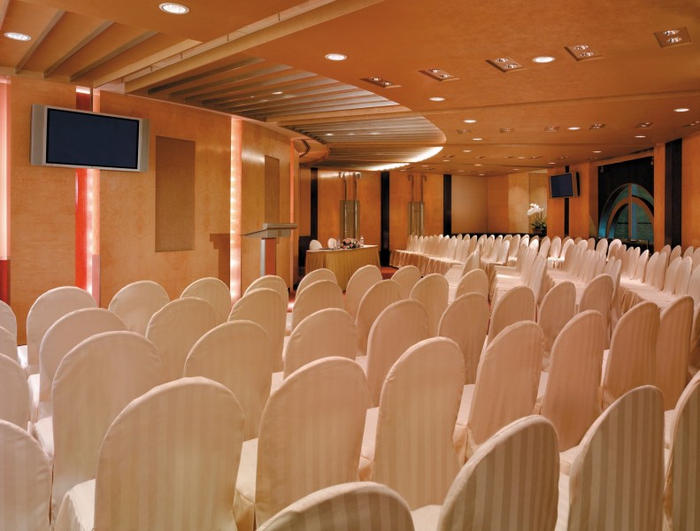 点击大图看下一张：台北香格里拉远东国际大饭店会议厅图片