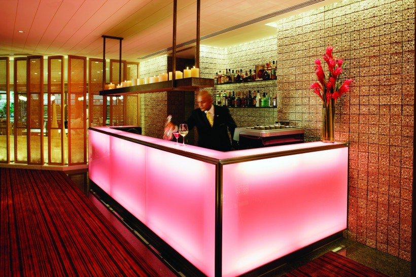 点击大图看下一张：文华东方酒店餐饮酒吧图片