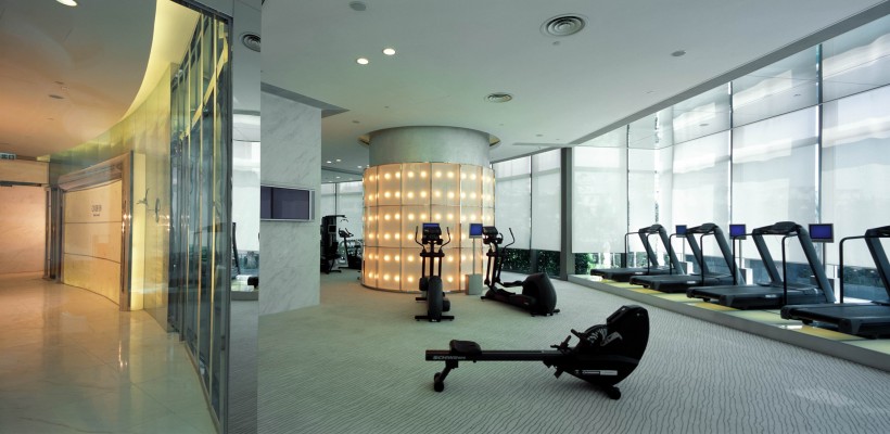 点击大图看下一张：香港农甫道18号会所健身室图片